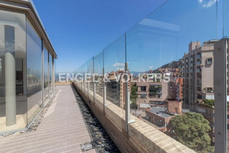 Apartamento de 3 alcobas en venta en Los Rosales, Bogotá, 417 m² · foto 24 de 24