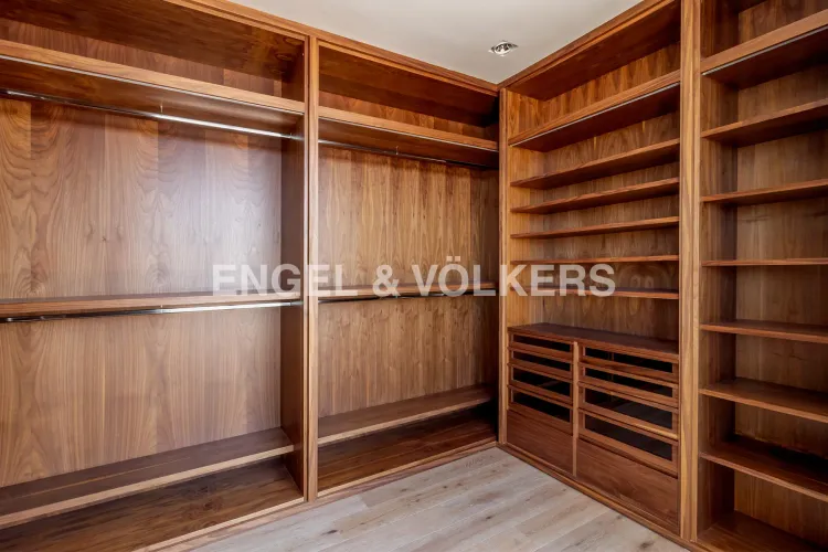 Apartamento de 3 alcobas en venta en Los Rosales, Bogotá, 417 m² · foto 23 de 24