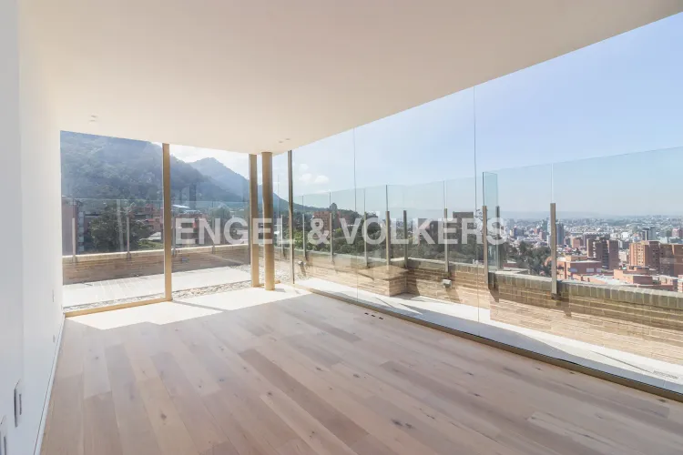 Apartamento de 3 alcobas en venta en Los Rosales, Bogotá, 417 m² · foto 18 de 24