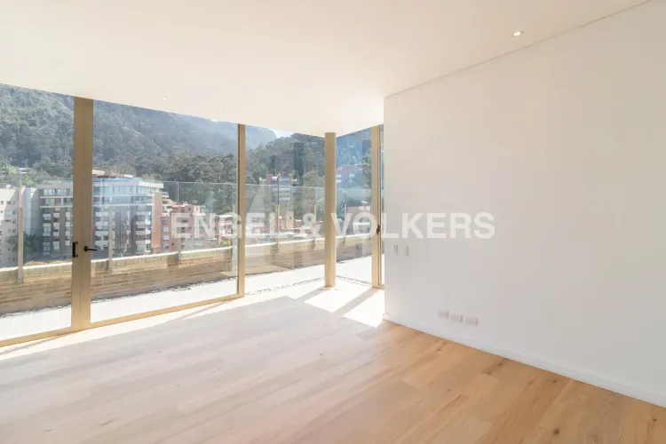 Apartamento de 3 alcobas en venta en Los Rosales, Bogotá, 417 m² · foto 16 de 24