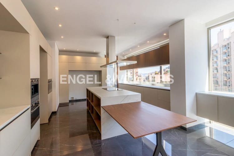 Apartamento de 3 alcobas en venta en Los Rosales, Bogotá, 417 m² · foto 8 de 24