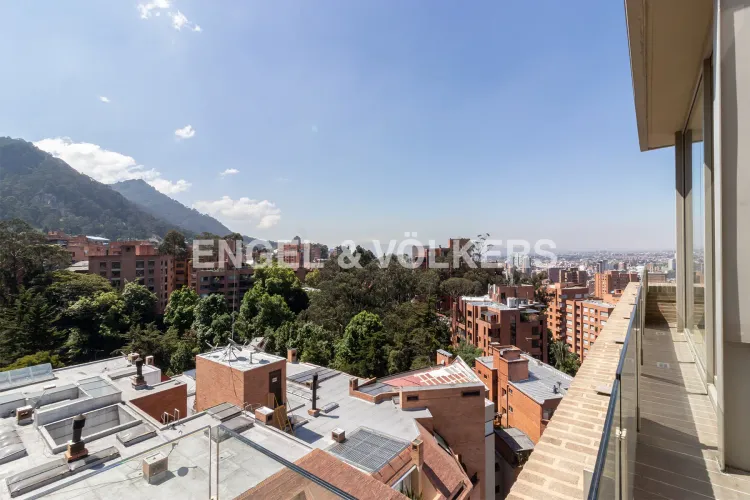 Apartamento de 3 alcobas en venta en Los Rosales, Bogotá, 417 m² · foto 6 de 24