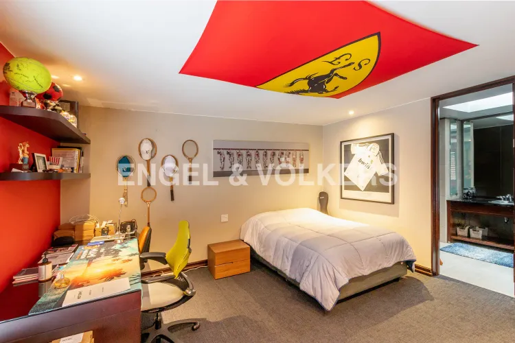 Apartamento de 4 alcobas en venta en Los Rosales, Bogotá, 524 m² · foto 23 de 24