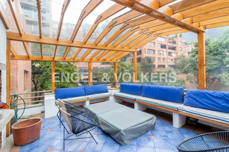 Apartamento de 4 alcobas en venta en Los Rosales, Bogotá, 524 m² · foto 4 de 24