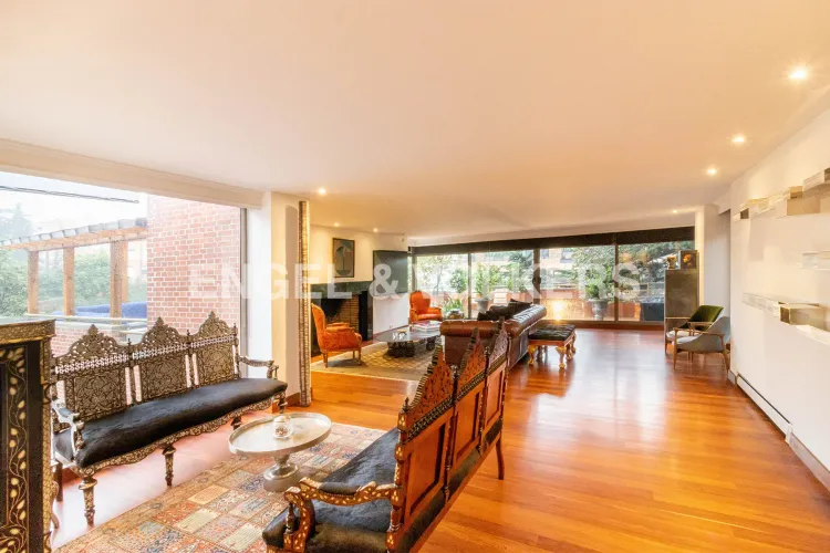 Apartamento de 4 alcobas en venta en Los Rosales, Bogotá, 524 m² · foto 3 de 24