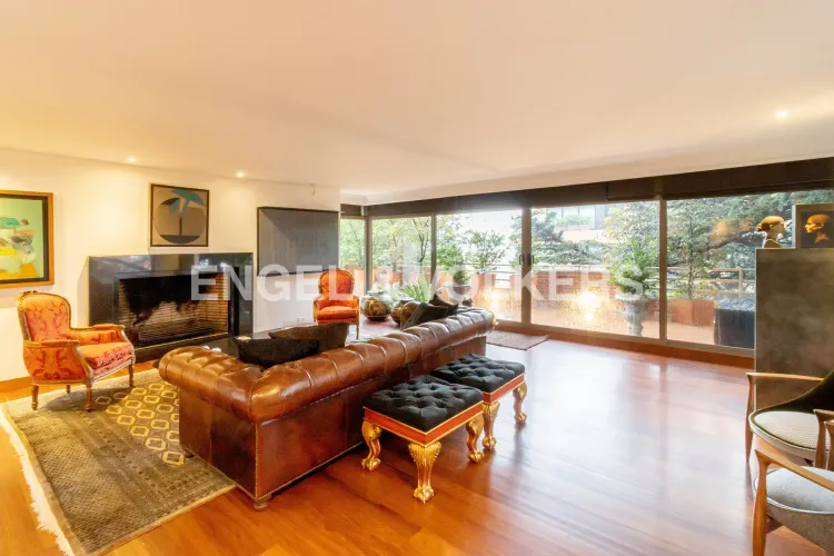 Apartamento de 4 alcobas en venta en Los Rosales, Bogotá, 524 m² · foto 2 de 24