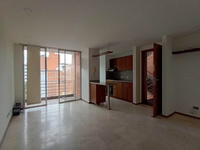 Apartamento de 3 alcobas en arriendo en Laureles, Medellín, 78 m² · foto 2 de 18