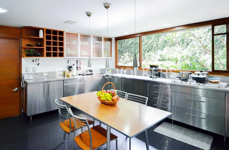 Casa de 4 alcobas en venta en Santa Ana, Bogotá, 834 m² · foto 5 de 17