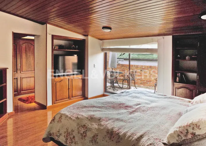 Apartamento de 3 alcobas en venta en Santa Bibiana, Bogotá, 203 m² · foto 4 de 11
