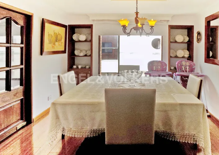 Apartamento de 3 alcobas en venta en Santa Bibiana, Bogotá, 203 m² · foto 2 de 11