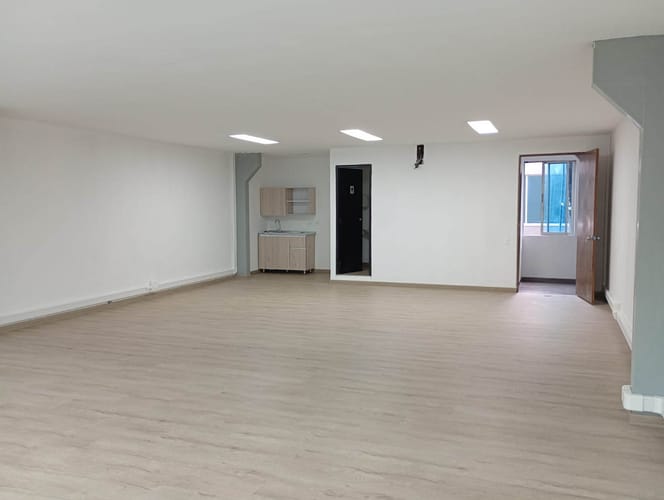 Oficina en arriendo en El Poblado, Medellín, 80 m² · foto 6 de 9