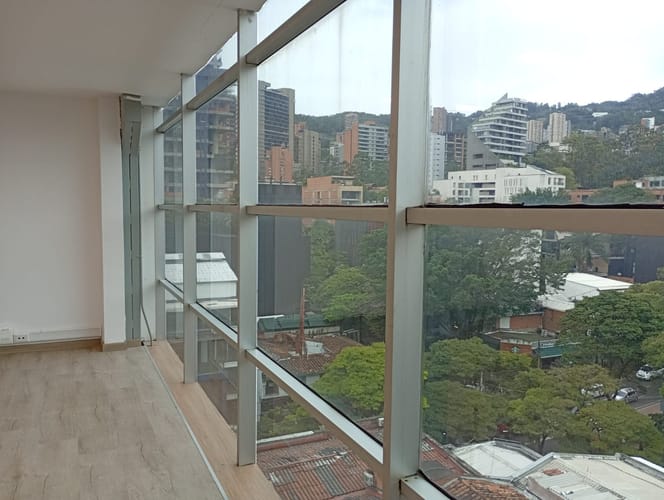 Oficina en arriendo en El Poblado, Medellín, 80 m² · foto 7 de 9