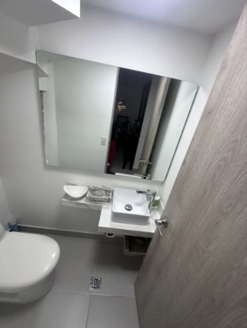 Apartamento de 3 alcobas en venta en Loma De Los Bernal, Medellín, 130 m² · foto 16 de 18