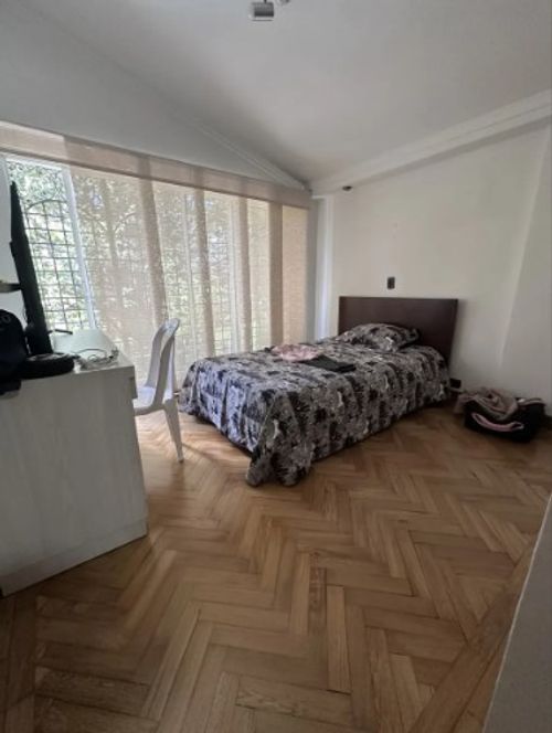 Apartamento de 3 alcobas en venta en Loma De Los Bernal, Medellín, 130 m² · foto 14 de 18