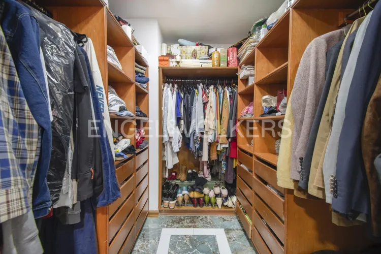 Apartamento de 3 alcobas en venta en Los Rosales, Bogotá, 242 m² · foto 13 de 17