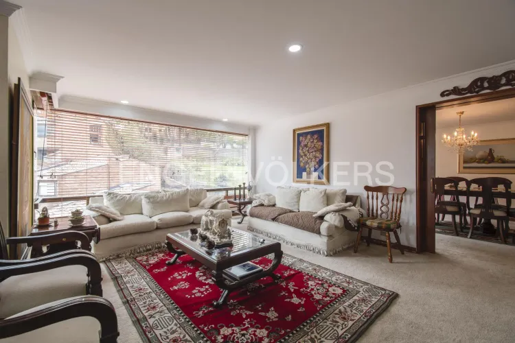Apartamento de 3 alcobas en venta en Los Rosales, Bogotá, 242 m² · foto 3 de 17