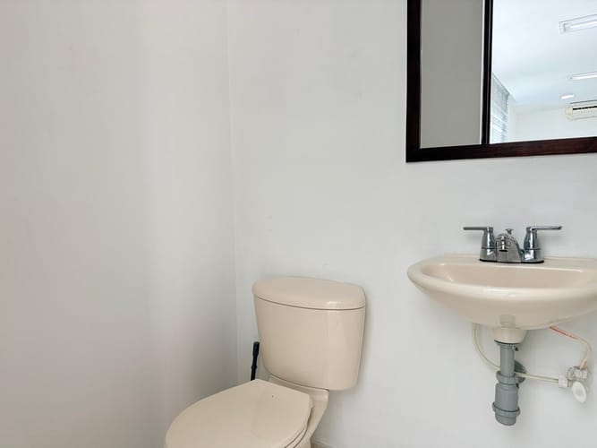 Oficina en arriendo en Alejandria, Medellín, 50 m² · foto 10 de 10