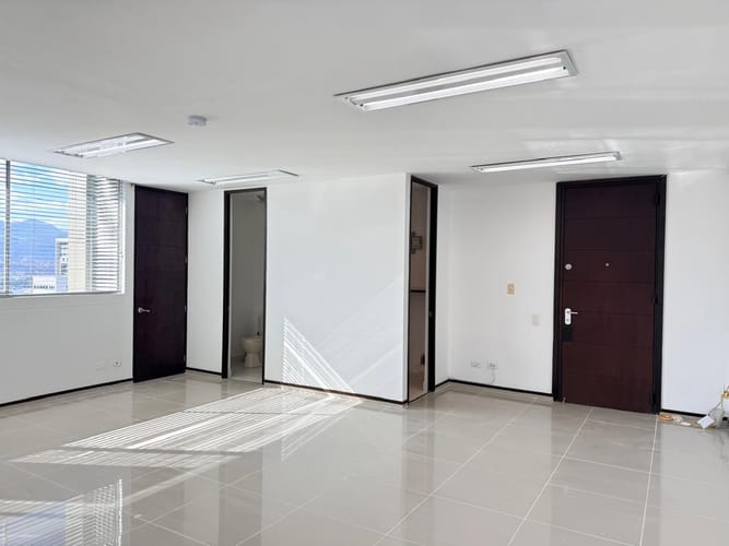 Oficina en arriendo en Alejandria, Medellín, 50 m² · foto 3 de 10