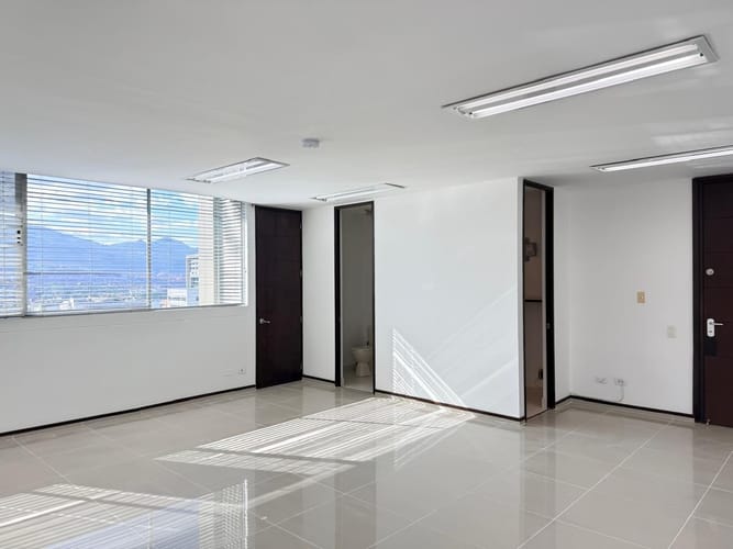 Oficina en arriendo en Alejandria, Medellín, 50 m² · foto 4 de 10