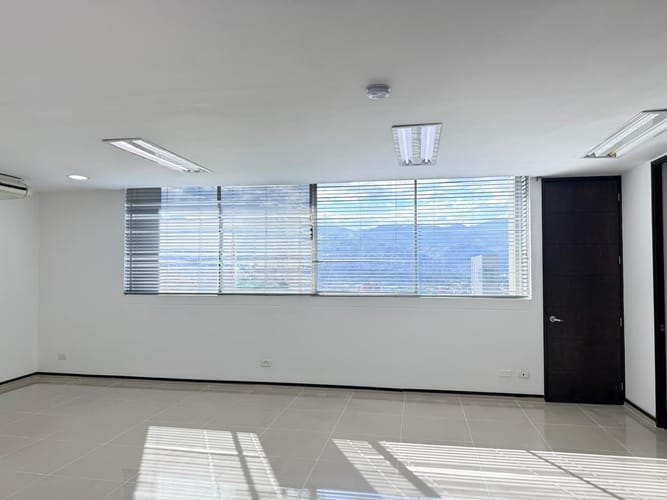 Oficina en arriendo en Alejandria, Medellín, 50 m² · foto 8 de 10