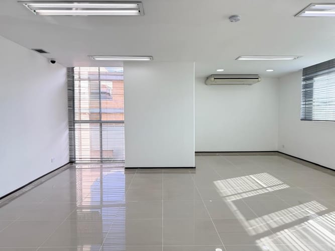 Oficina en arriendo en Alejandria, Medellín, 50 m² · foto 2 de 10