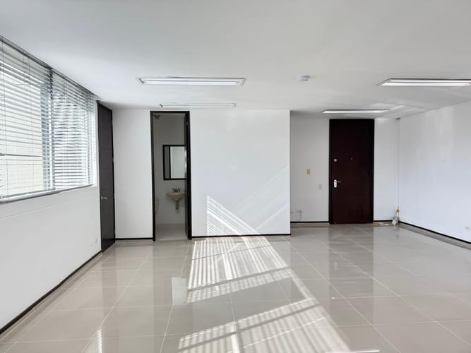 Oficina en arriendo en Alejandria, Medellín, 50 m² · foto 9 de 10