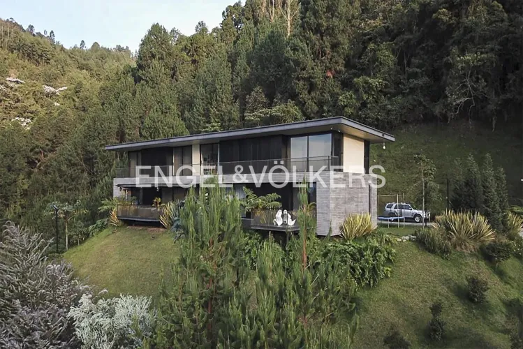 Casa de 4 alcobas en venta en Las Palmas, Envigado, 751 m² · foto 17 de 18