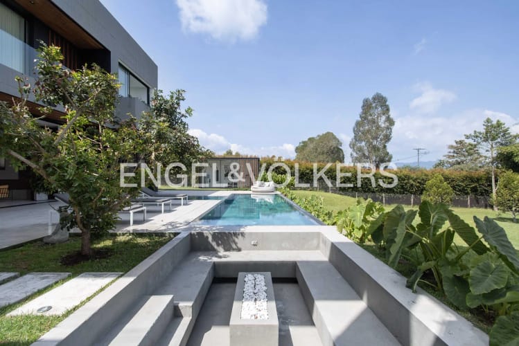 Casa de 4 alcobas en venta en Llano Grande, Rionegro, 1000 m² · foto 8 de 23