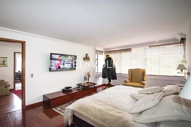 Apartamento de 3 alcobas en venta en Los Rosales, Bogotá, 218 m² · foto 16 de 17