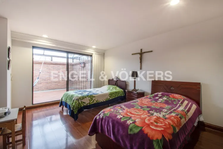 Apartamento de 3 alcobas en venta en Chicó Reservado, Bogotá, 185 m² · foto 9 de 15