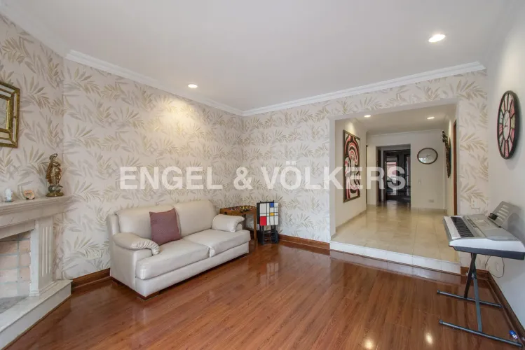 Apartamento de 3 alcobas en venta en Chicó Reservado, Bogotá, 185 m² · foto 2 de 15
