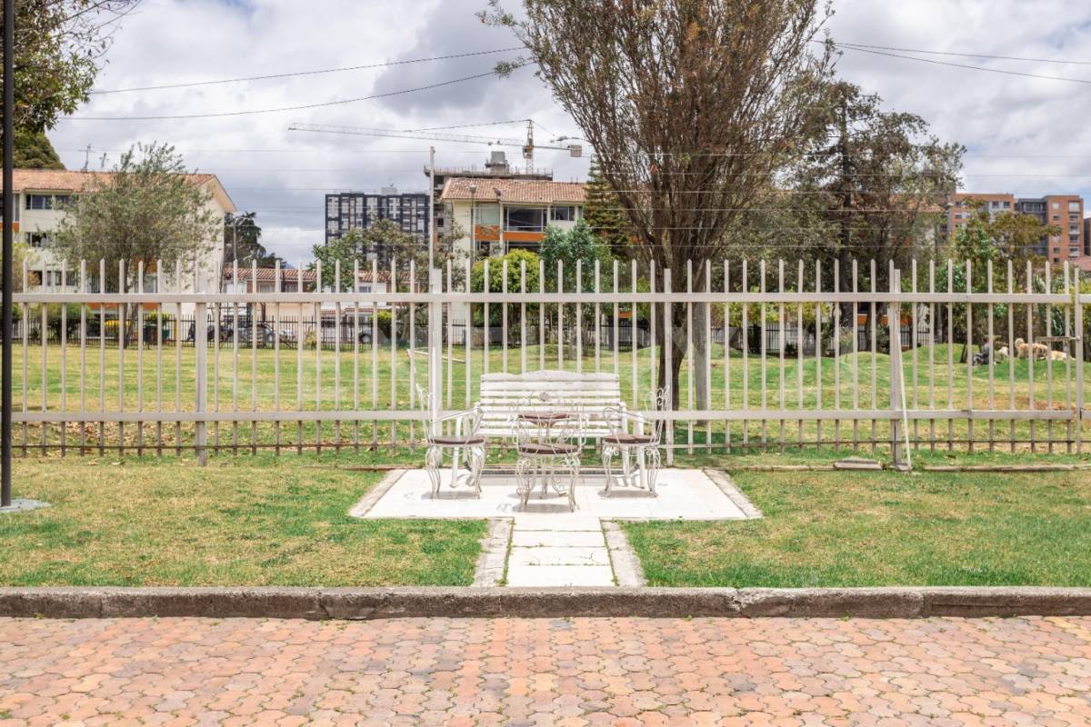 Apartamento en venta en Santa Helena, Bogotá · foto 2 de 24