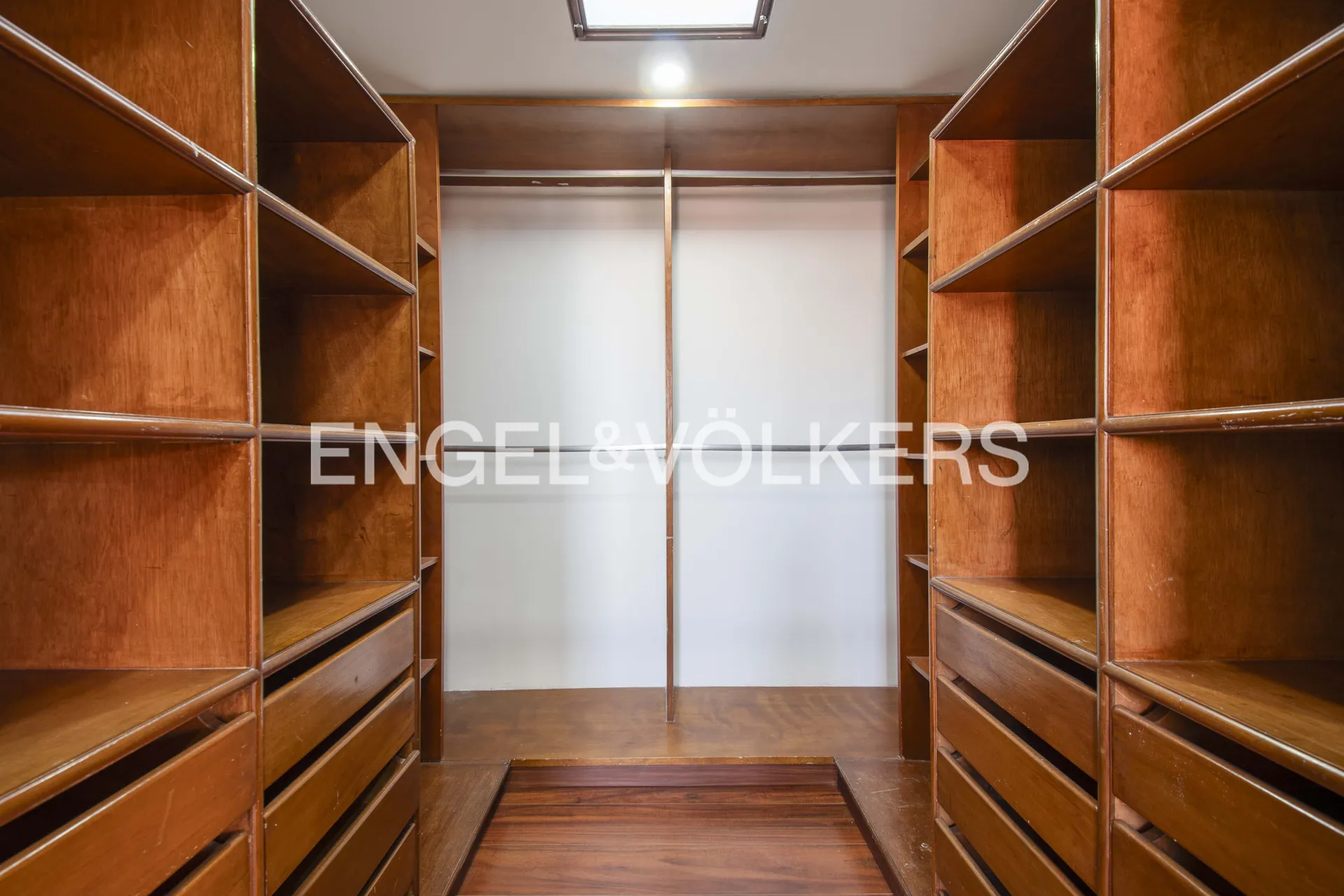 Apartamento en venta en Los Rosales, Bogotá · foto 4 de 9