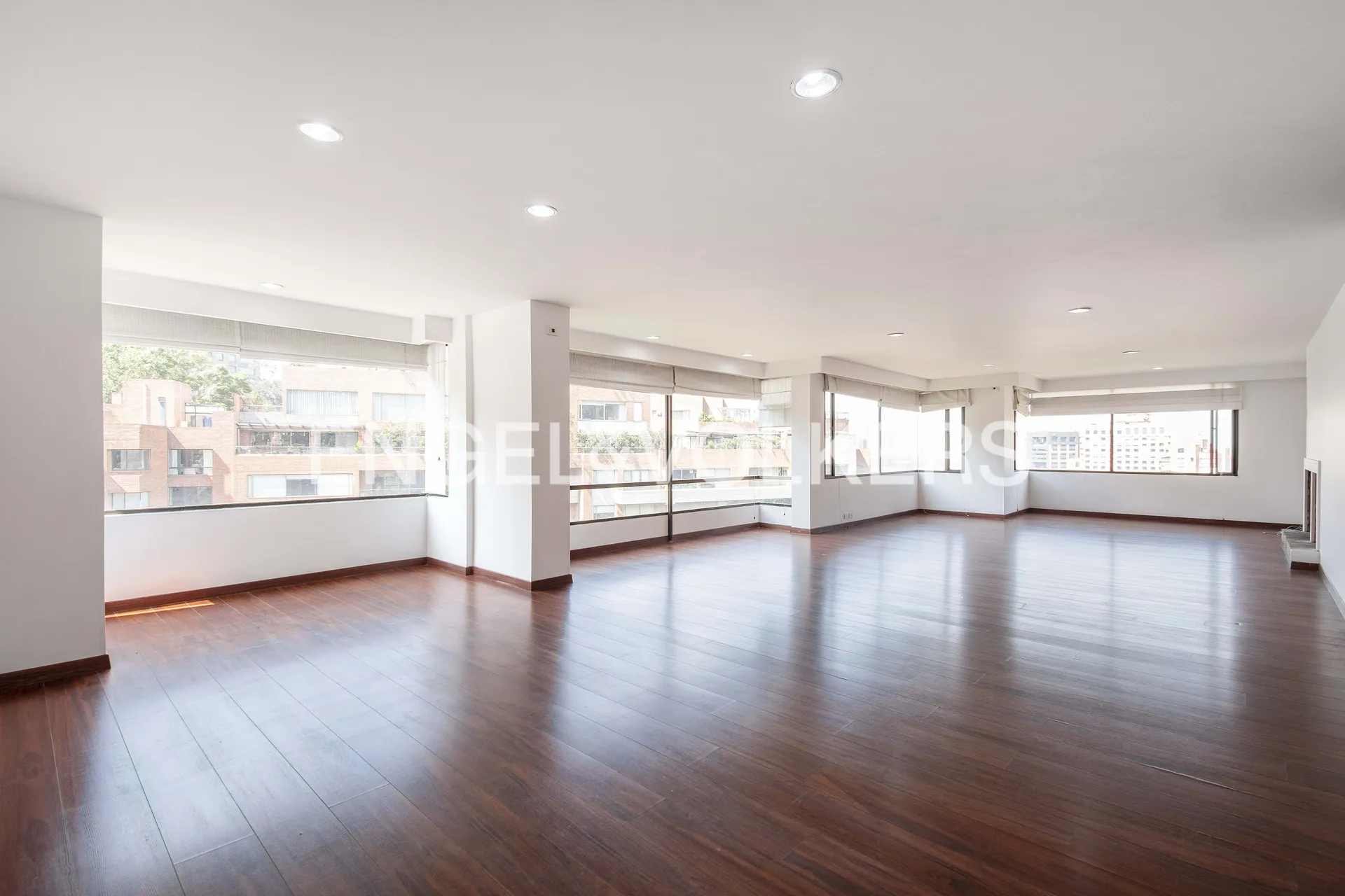Apartamento en venta en Los Rosales, Bogotá · foto 2 de 9