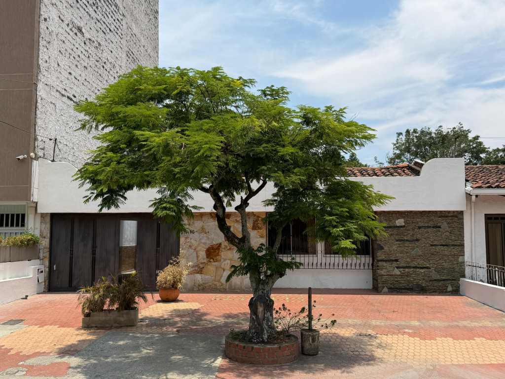 Casa en Arriendo en Urbanizacion la flora, Cali