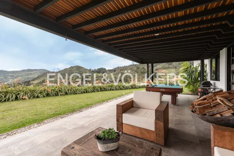 Casa de 3 alcobas en venta en Cabeceras De Llanogrande, Rionegro, 400 m² · foto 17 de 19