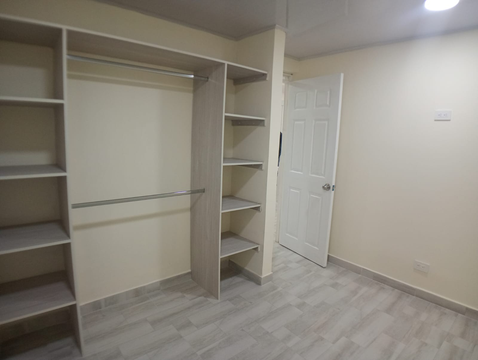 Casa en venta en Las Lomas, Bogotá · foto 11 de 22