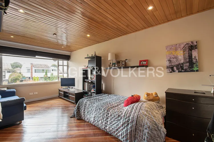 Casa de 4 alcobas en venta en Ilarco, Bogotá, 274 m² · foto 10 de 19