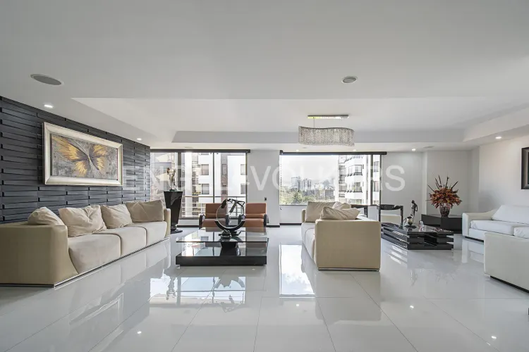 Apartamento de 4 alcobas en venta en Multicentro, Bogotá, 686 m² · foto 2 de 24