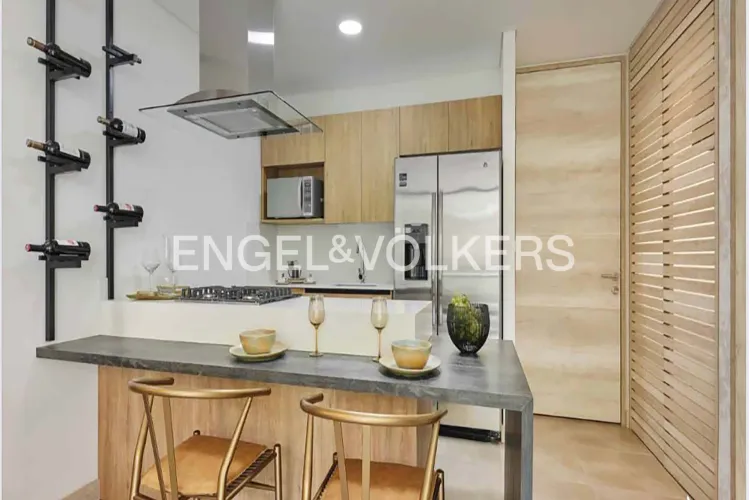 Apartamento de 1 alcoba en venta en El Poblado, Medellín, 71 m² · foto 2 de 6