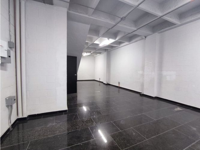 Bodega en arriendo en Trinidad, Medellín, 120 m² · foto 3 de 6