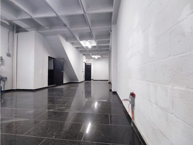 Bodega en arriendo en Trinidad, Medellín, 120 m² · foto 4 de 6