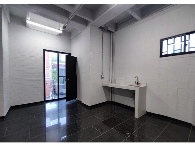 Bodega en arriendo en Trinidad, Medellín, 120 m² · foto 5 de 6