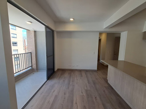 Apartamento en arriendo en Ciudad Del Río, Medellín · foto 3 de 23
