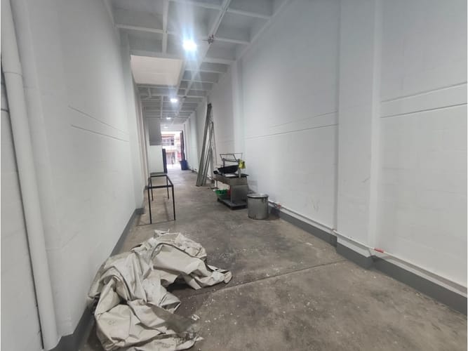 Bodega en arriendo en Trinidad, Medellín, 360 m² · foto 2 de 8