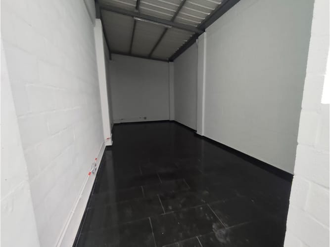 Bodega en arriendo en Trinidad, Medellín, 360 m² · foto 7 de 8