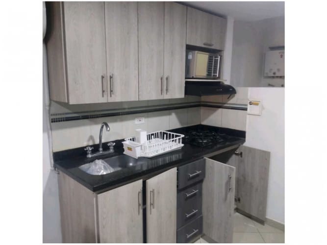Apartamento de 13 alcobas en venta en Belén, Medellín, 52 m² · foto 2 de 24
