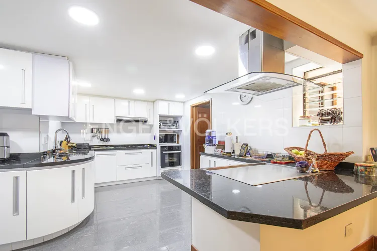 Apartamento en venta en Chicó Navarra, Bogotá · foto 8 de 19