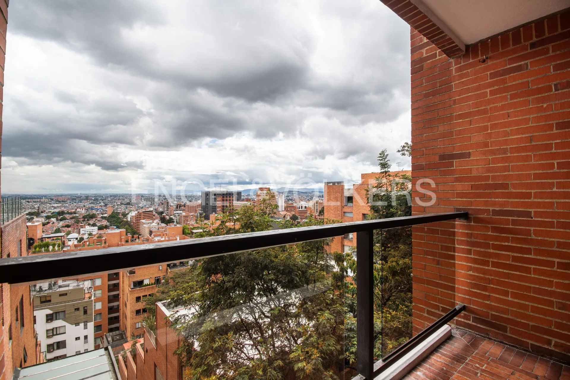 Apartamento en venta en Los Rosales, Bogotá · foto 8 de 20