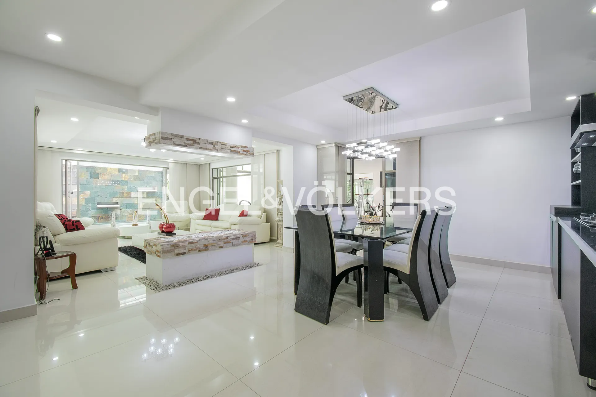 Casa en venta en Alhambra, Bogotá · foto 2 de 19